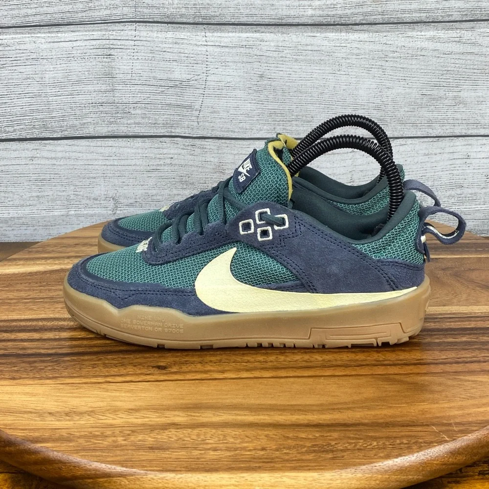 Nike SB Day One Blue Green Gum Light Brown Alabaster Shoe FN4210-401 Youth 3.5